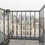 Appartement Proche Du Louvre Au Centre Historique De *